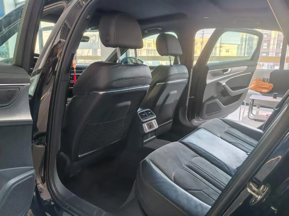 2021 Audi A6L 2.0T 224HP L4 7DCT,autocango,china used car exporter,china ev exporter,chinese used car exporter,chinese used ev exporter