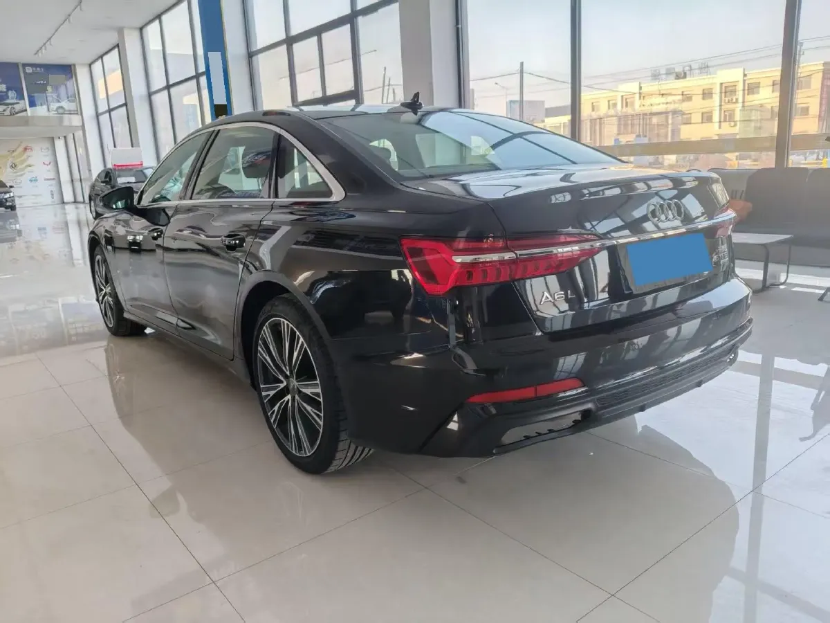 2021 Audi A6L 2.0T 224HP L4 7DCT,autocango,china used car exporter,china ev exporter,chinese used car exporter,chinese used ev exporter