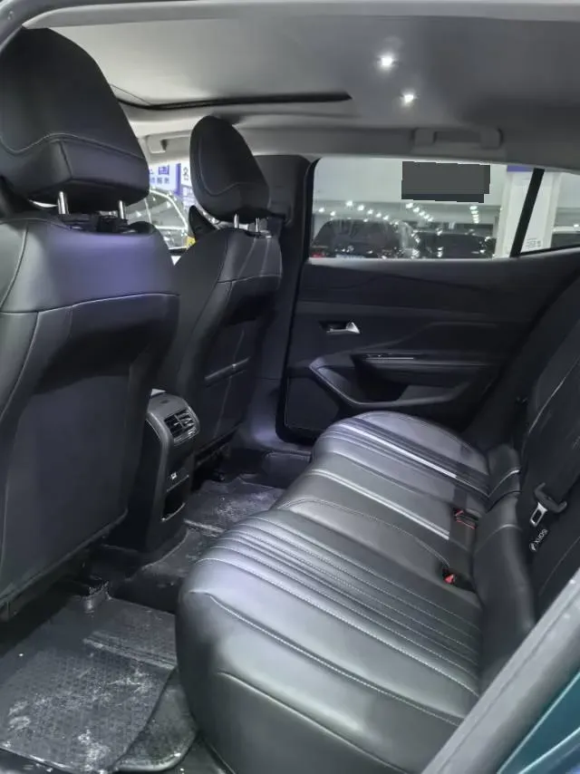 2023 Peugeot 408X 1.6T 175HP L4 8AT,autocango,china used car exporter,china ev exporter,chinese used car exporter,chinese used ev exporter