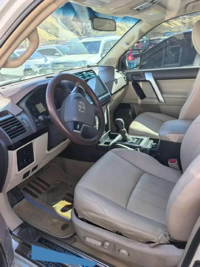 2018 Land Rover Discovery Sport 2.0T 241HP L4 9AT,autocango,china used car exporter,china ev exporter,chinese used car exporter,chinese used ev exporter