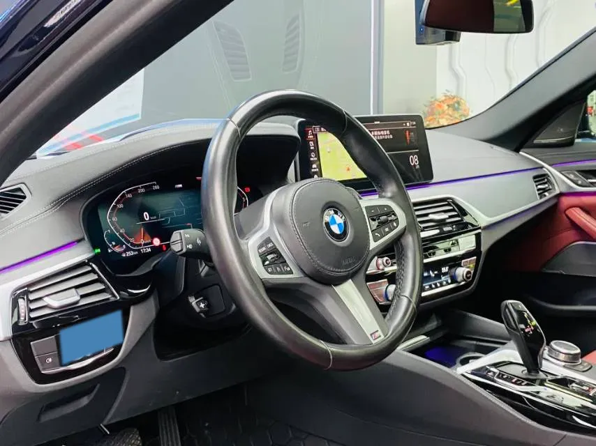 2022 BMW 5 Series 2.0T 252HP L4 8AT,autocango,china used car exporter,china ev exporter,chinese used car exporter,chinese used ev exporter