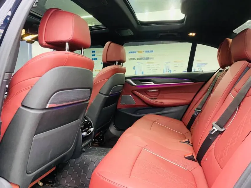 2022 BMW 5 Series 2.0T 252HP L4 8AT,autocango,china used car exporter,china ev exporter,chinese used car exporter,chinese used ev exporter