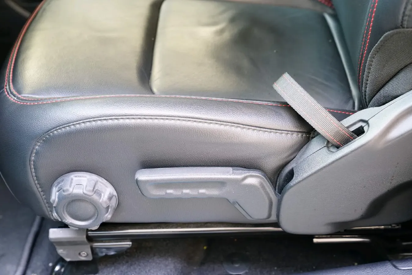 2019 Jeep Wrangler 2.0T 266HP L4 8AT,autocango,china used car exporter,china ev exporter,chinese used car exporter,chinese used ev exporter