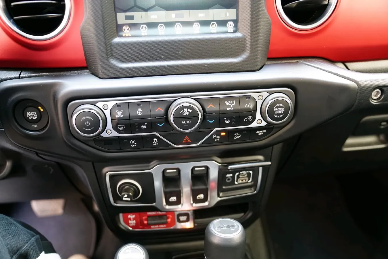 2019 Jeep Wrangler 2.0T 266HP L4 8AT,autocango,china used car exporter,china ev exporter,chinese used car exporter,chinese used ev exporter