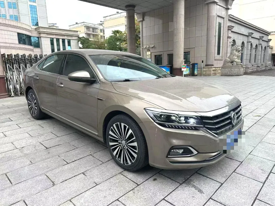 2019 Volkswagen Passat 2.0T 220HP L4 7DCT,autocango,china used car exporter,china ev exporter,chinese used car exporter,chinese used ev exporter