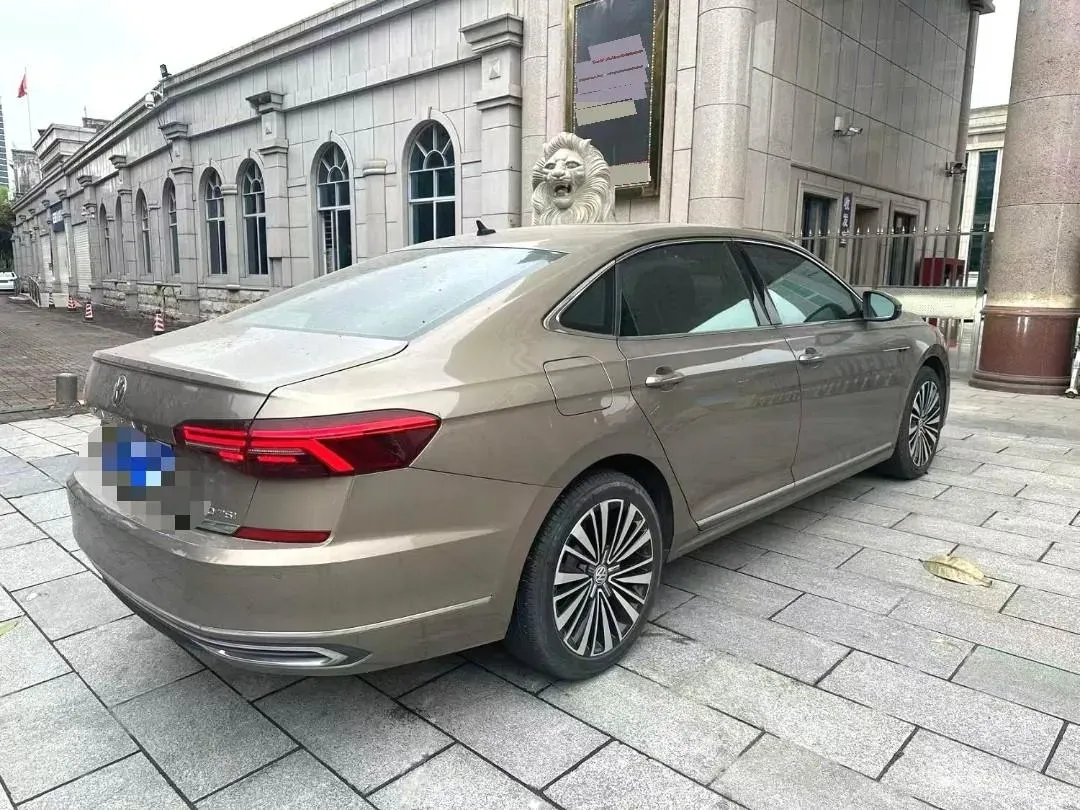 2019 Volkswagen Passat 2.0T 220HP L4 7DCT,autocango,china used car exporter,china ev exporter,chinese used car exporter,chinese used ev exporter