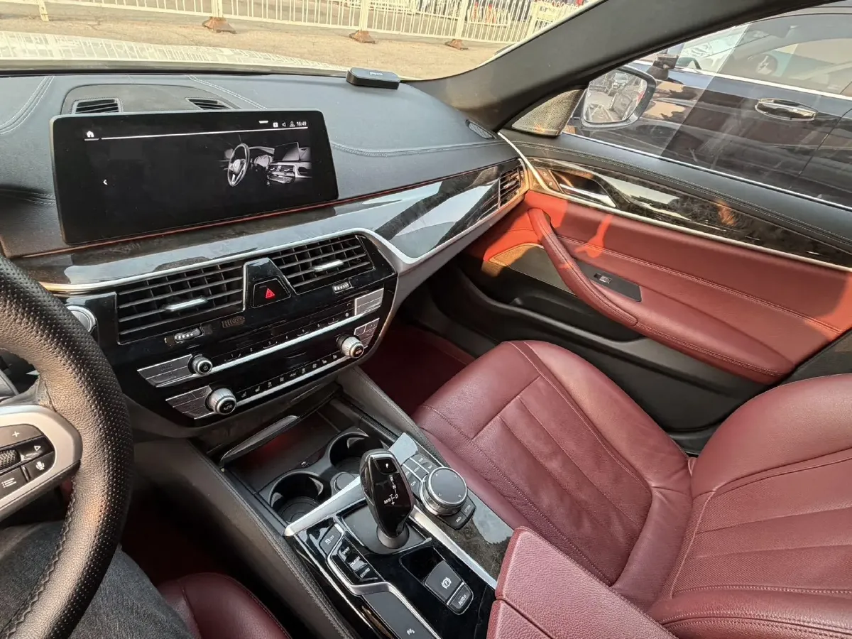 2020 BMW 5 Series 2.0T 252HP L4 8AT,autocango,china used car exporter,china ev exporter,chinese used car exporter,chinese used ev exporter