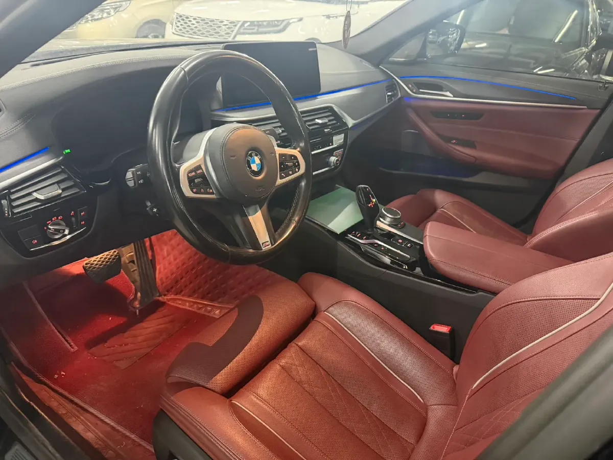 2022 BMW 5 Series 2.0T 252HP L4 8AT,autocango,china used car exporter,china ev exporter,chinese used car exporter,chinese used ev exporter