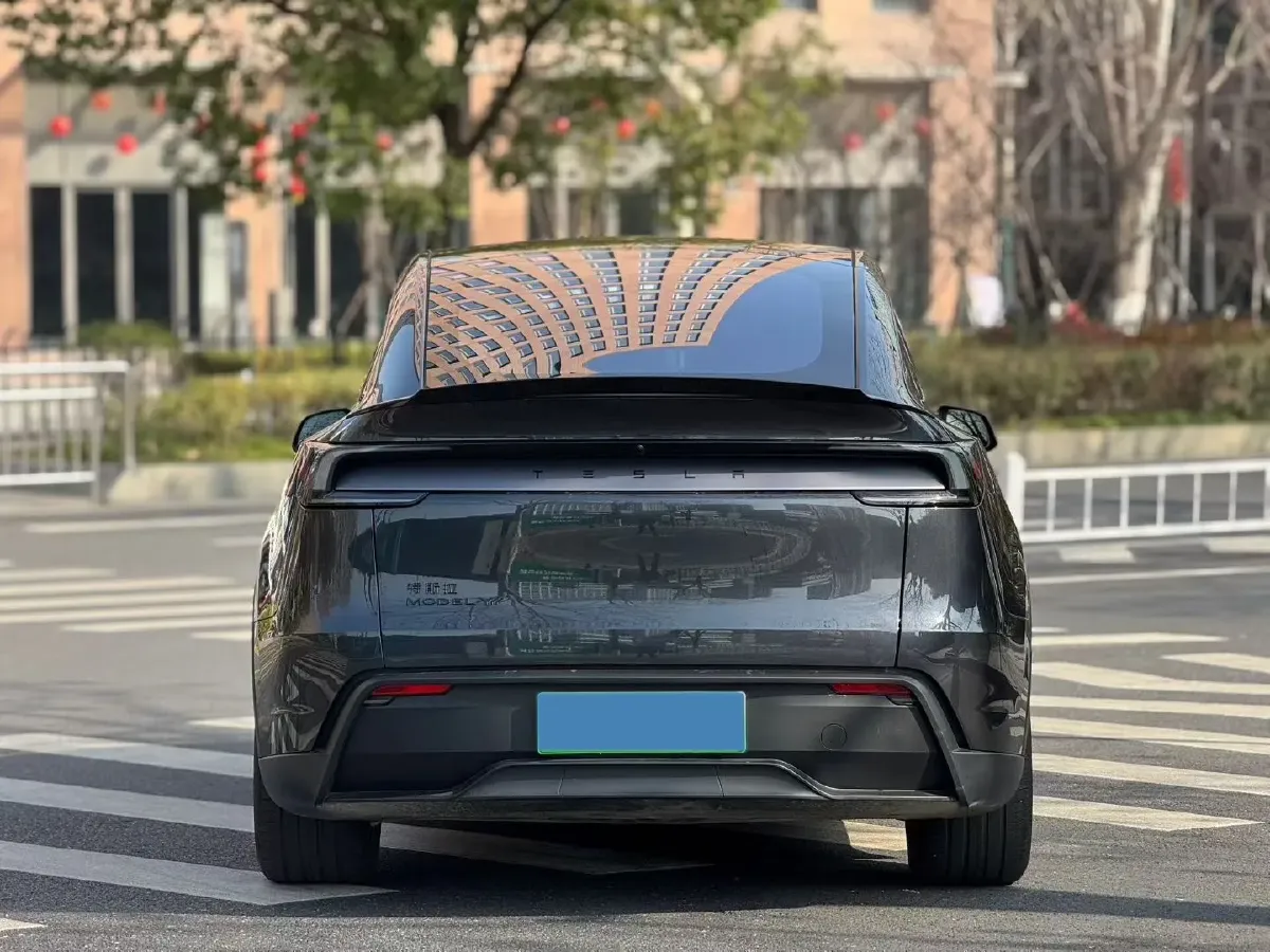 2025 Tesla Model Y L BEV,autocango,china used car exporter,china ev exporter,chinese used car exporter,chinese used ev exporter