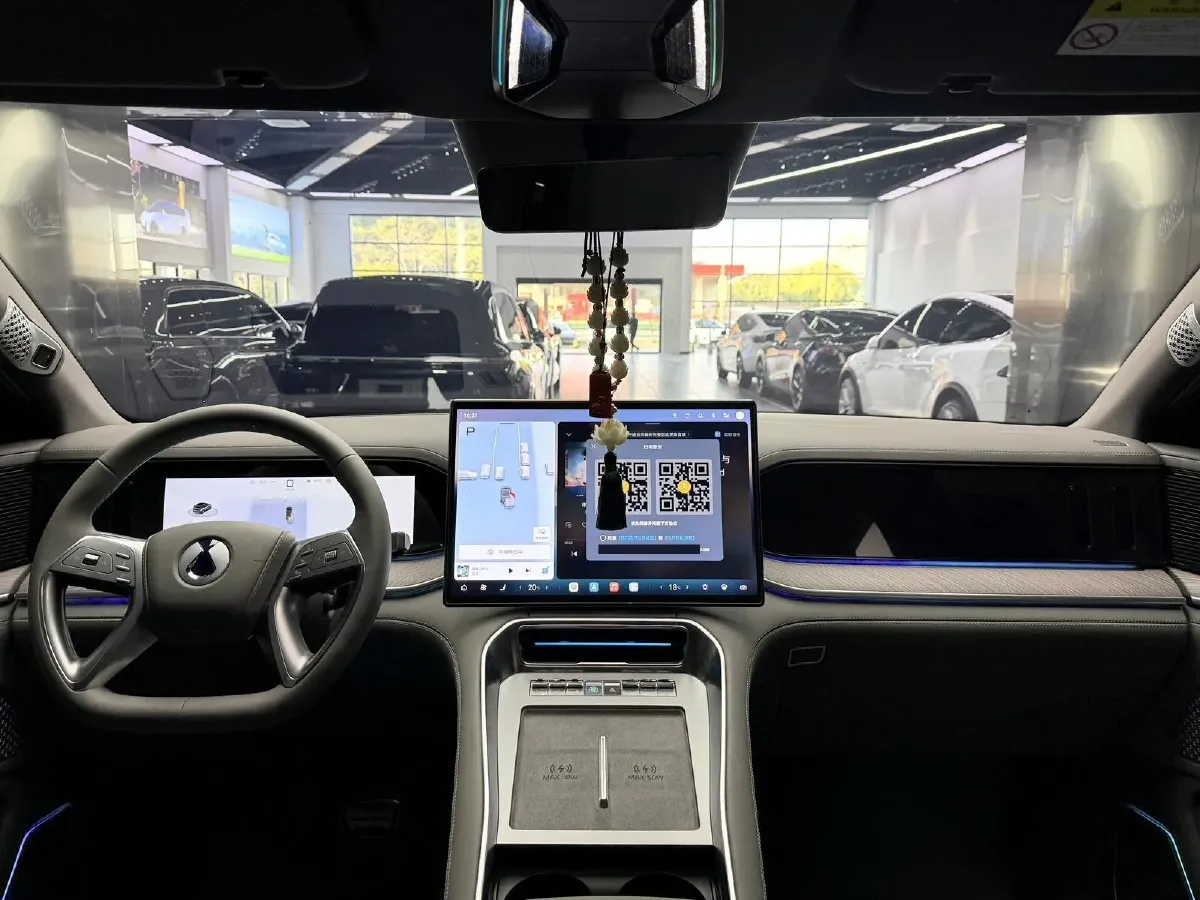 2025 Denza DenzaN9 2.0T 207HP L4 E-CVT PHEV,autocango,china used car exporter,china ev exporter,chinese used car exporter,chinese used ev exporter