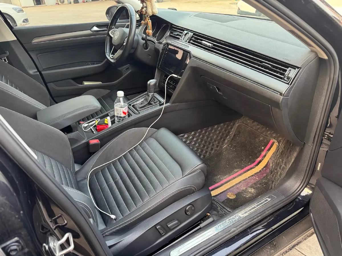 2020 Volkswagen Magotan 2.0T 186HP L4 7DCT,autocango,china used car exporter,china ev exporter,chinese used car exporter,chinese used ev exporter