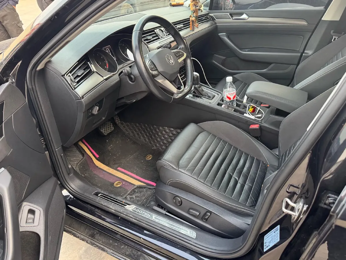 2020 Volkswagen Magotan 2.0T 186HP L4 7DCT,autocango,china used car exporter,china ev exporter,chinese used car exporter,chinese used ev exporter