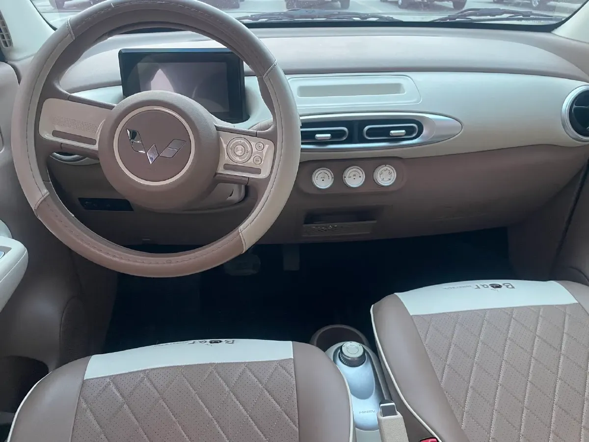 2025 WuLing HongGuang MINI EV BEV 16.2KWH,autocango,china used car exporter,china ev exporter,chinese used car exporter,chinese used ev exporter