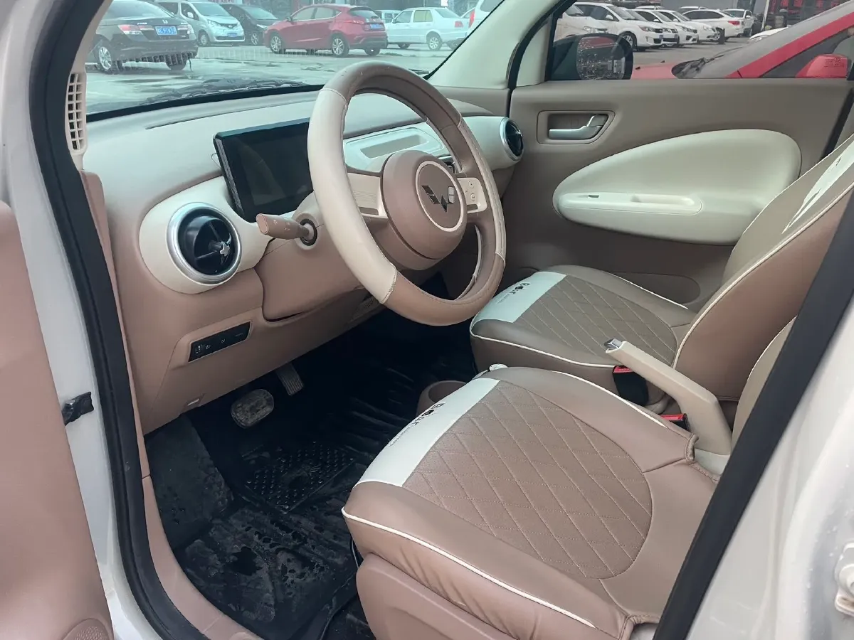 2025 WuLing HongGuang MINI EV BEV 16.2KWH,autocango,china used car exporter,china ev exporter,chinese used car exporter,chinese used ev exporter