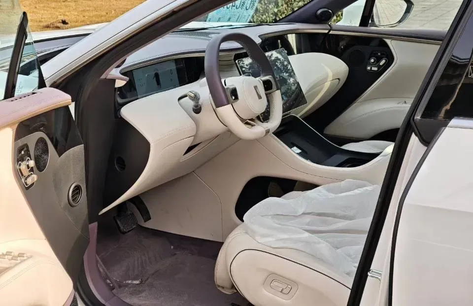 2025 Avatr 11 1.5T 156HP L4 REEV,autocango,china used car exporter,china ev exporter,chinese used car exporter,chinese used ev exporter