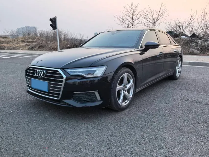 2021 Audi A6L 2.0T 224HP L4 7DCT,autocango,china used car exporter,china ev exporter,chinese used car exporter,chinese used ev exporter