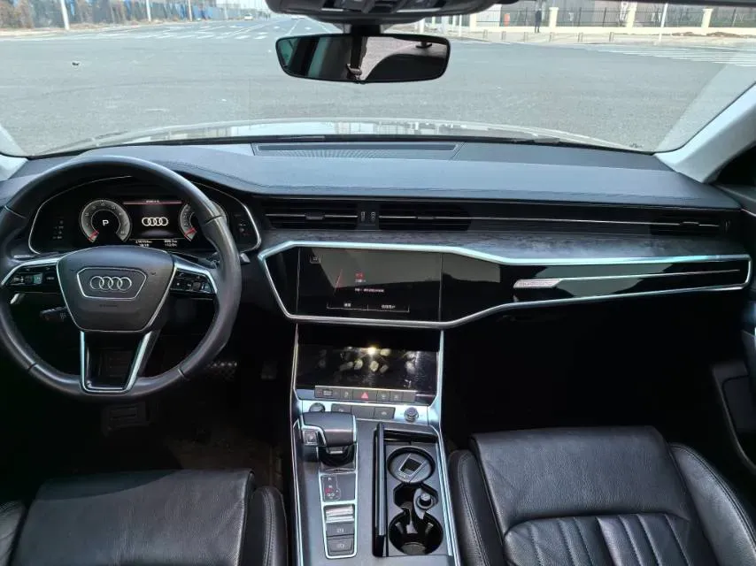 2021 Audi A6L 2.0T 224HP L4 7DCT,autocango,china used car exporter,china ev exporter,chinese used car exporter,chinese used ev exporter