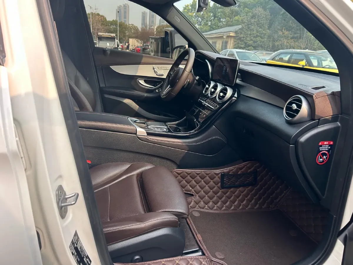 2021 Mercedes-Benz GLC Class 2.0T 197HP L4 9AT,autocango,china used car exporter,china ev exporter,chinese used car exporter,chinese used ev exporter