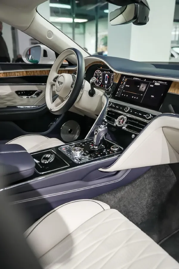 2021 Bentley Flying Spur 4.0T 550HP V8 8DCT,autocango,china used car exporter,china ev exporter,chinese used car exporter,chinese used ev exporter