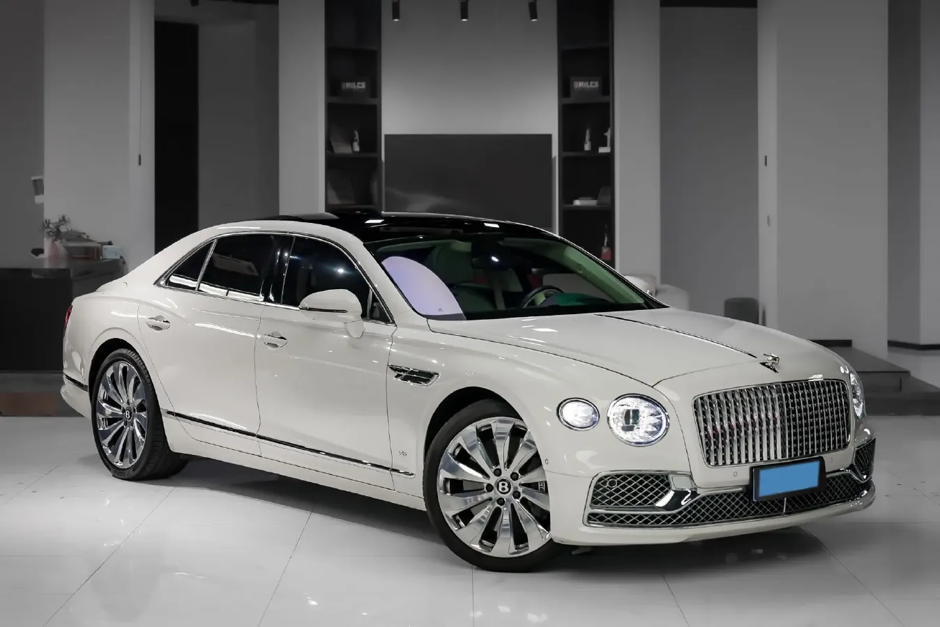 2021 Bentley Flying Spur 4.0T 550HP V8 8DCT,autocango,china used car exporter,china ev exporter,chinese used car exporter,chinese used ev exporter