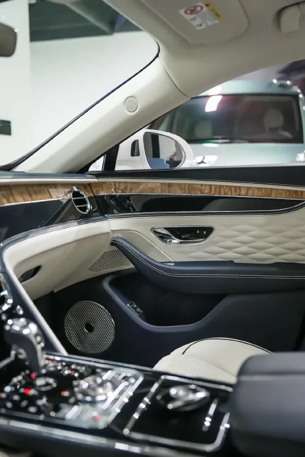 2021 Bentley Flying Spur 4.0T 550HP V8 8DCT,autocango,china used car exporter,china ev exporter,chinese used car exporter,chinese used ev exporter