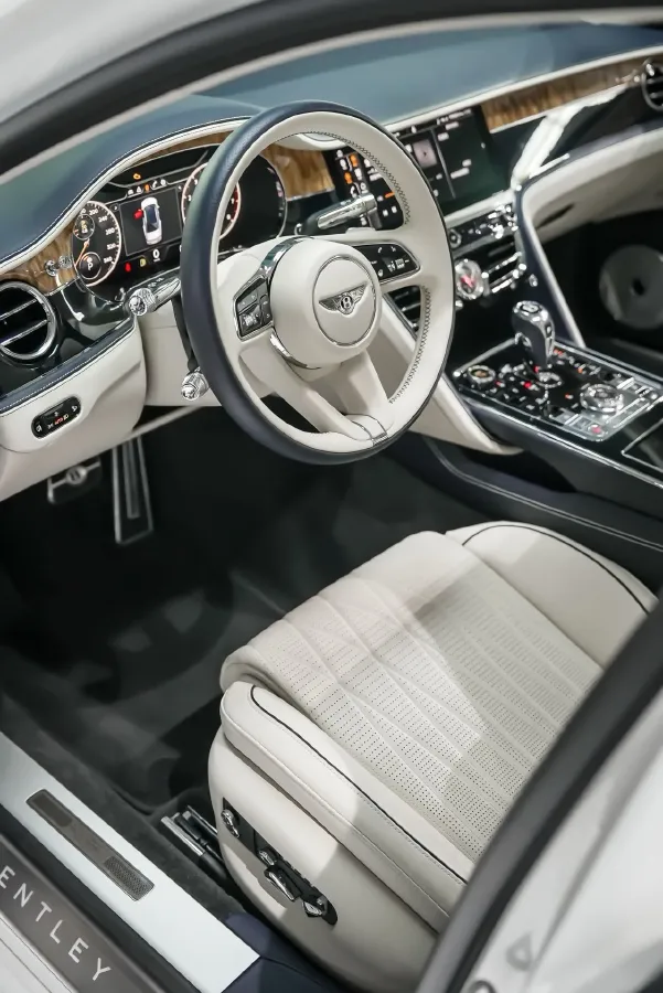 2021 Bentley Flying Spur 4.0T 550HP V8 8DCT,autocango,china used car exporter,china ev exporter,chinese used car exporter,chinese used ev exporter