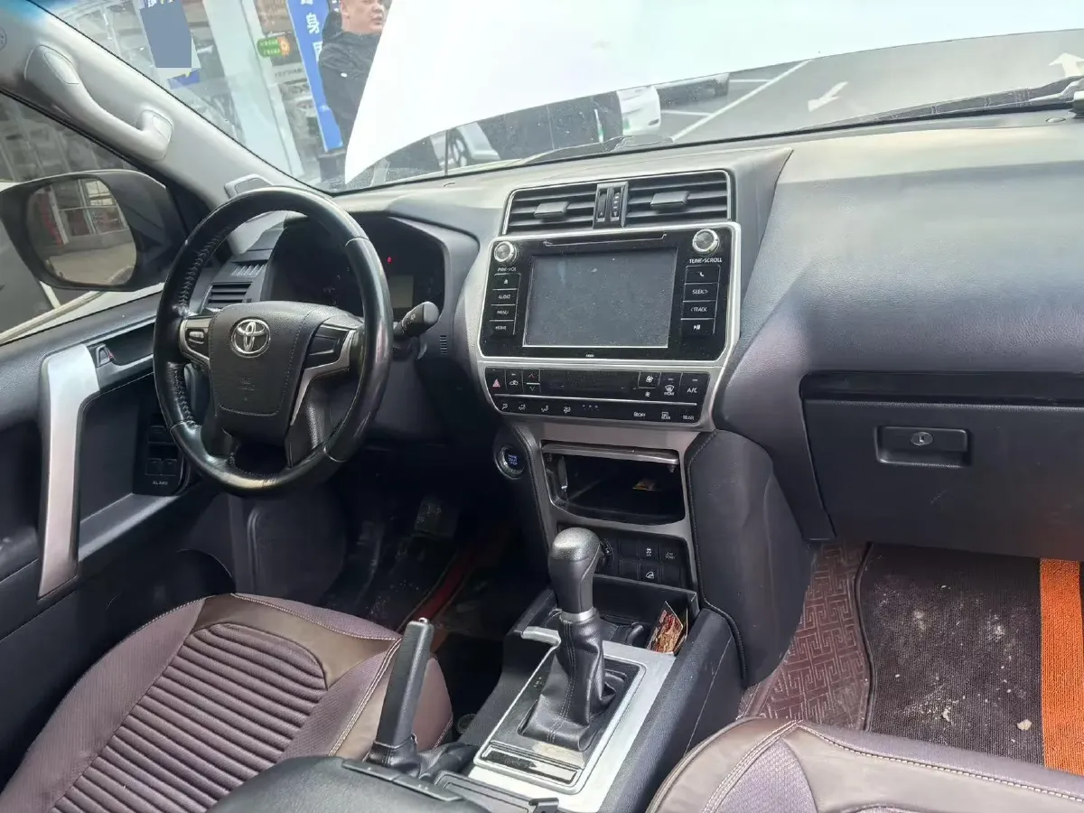 2018 Land Rover Discovery Sport 2.0T 241HP L4 9AT,autocango,china used car exporter,china ev exporter,chinese used car exporter,chinese used ev exporter