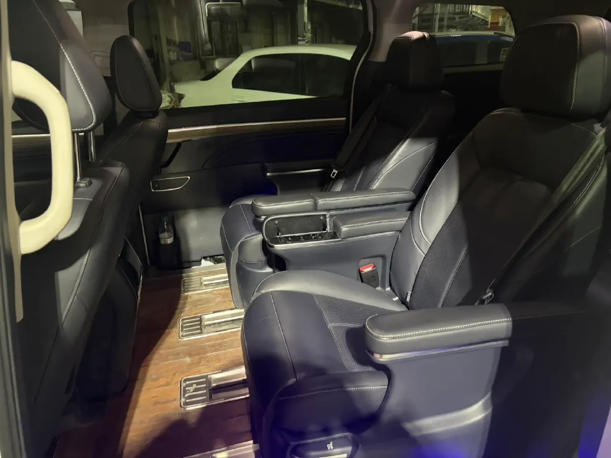 2021 GAC Trumpchi M8 2.0T 252HP L4 8AT,autocango,china used car exporter,china ev exporter,chinese used car exporter,chinese used ev exporter