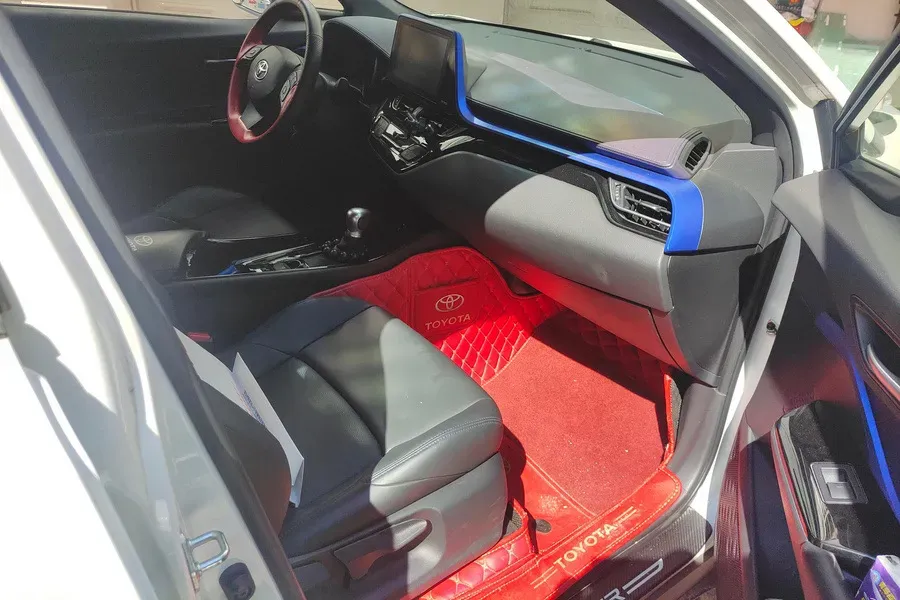 2020 Toyota C-HR 2.0L 171HP L4 CVT,autocango,china used car exporter,china ev exporter,chinese used car exporter,chinese used ev exporter