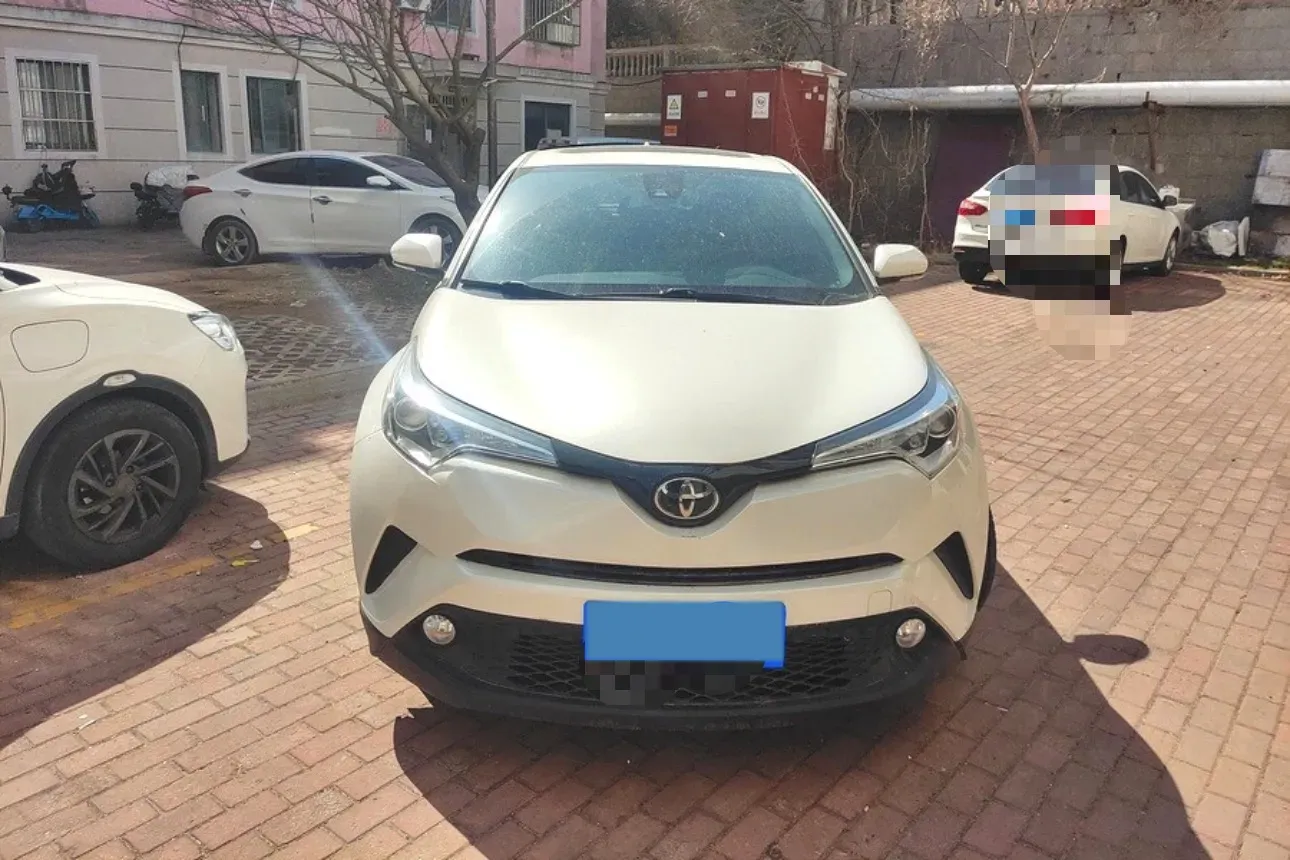 2020 Toyota C-HR 2.0L 171HP L4 CVT,autocango,china used car exporter,china ev exporter,chinese used car exporter,chinese used ev exporter
