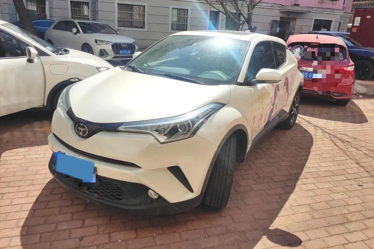 2020 Toyota C-HR 2.0L 171HP L4 CVT,autocango,china used car exporter,china ev exporter,chinese used car exporter,chinese used ev exporter