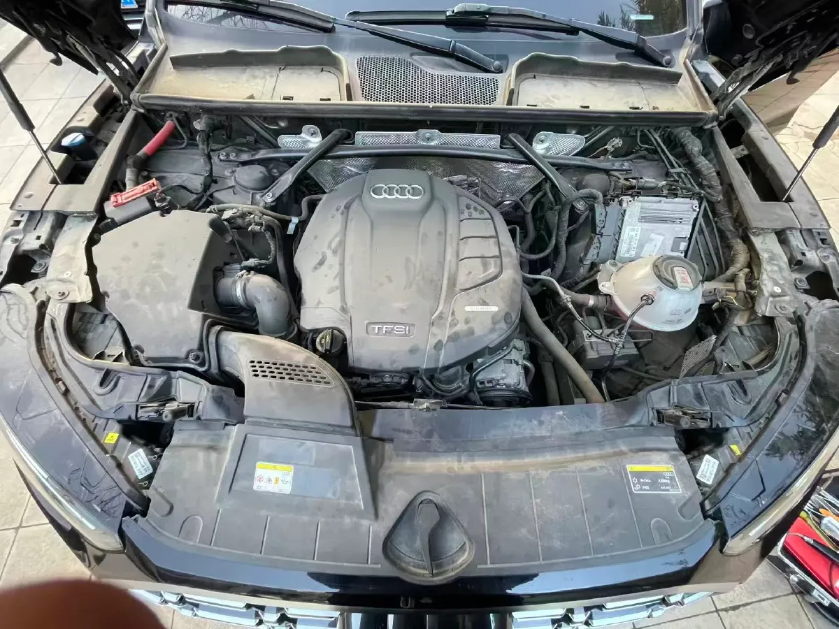 2022 Audi Q5L 2.0T 190HP L4 7DCT,autocango,china used car exporter,china ev exporter,chinese used car exporter,chinese used ev exporter