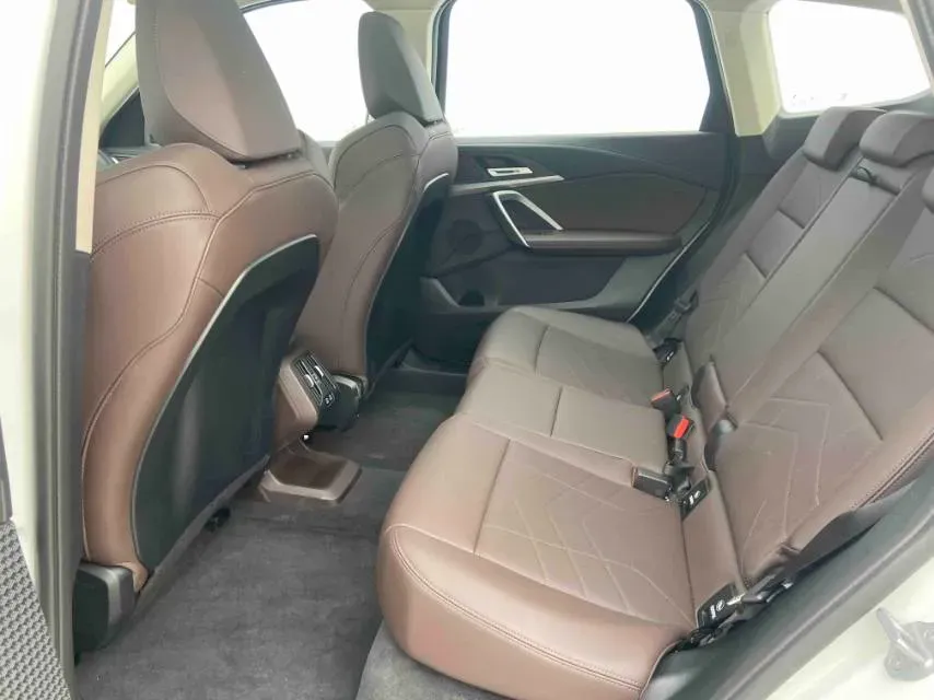 2025 Iveco 3.0T 179HP L4 8AT,autocango,china used car exporter,china ev exporter,chinese used car exporter,chinese used ev exporter