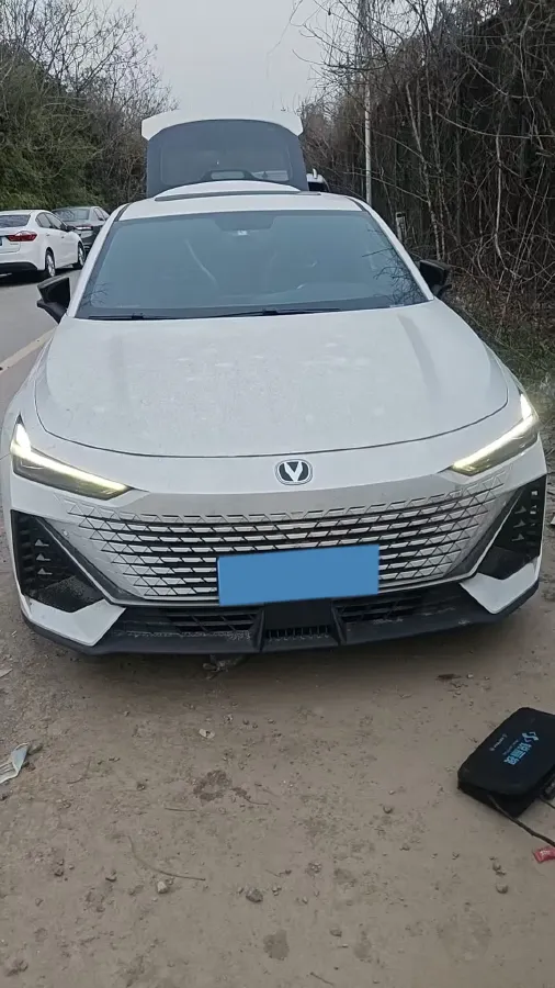 2023 ChangAn UNI-V 1.5T 188HP L4 7DCT,autocango,china used car exporter,china ev exporter,chinese used car exporter,chinese used ev exporter