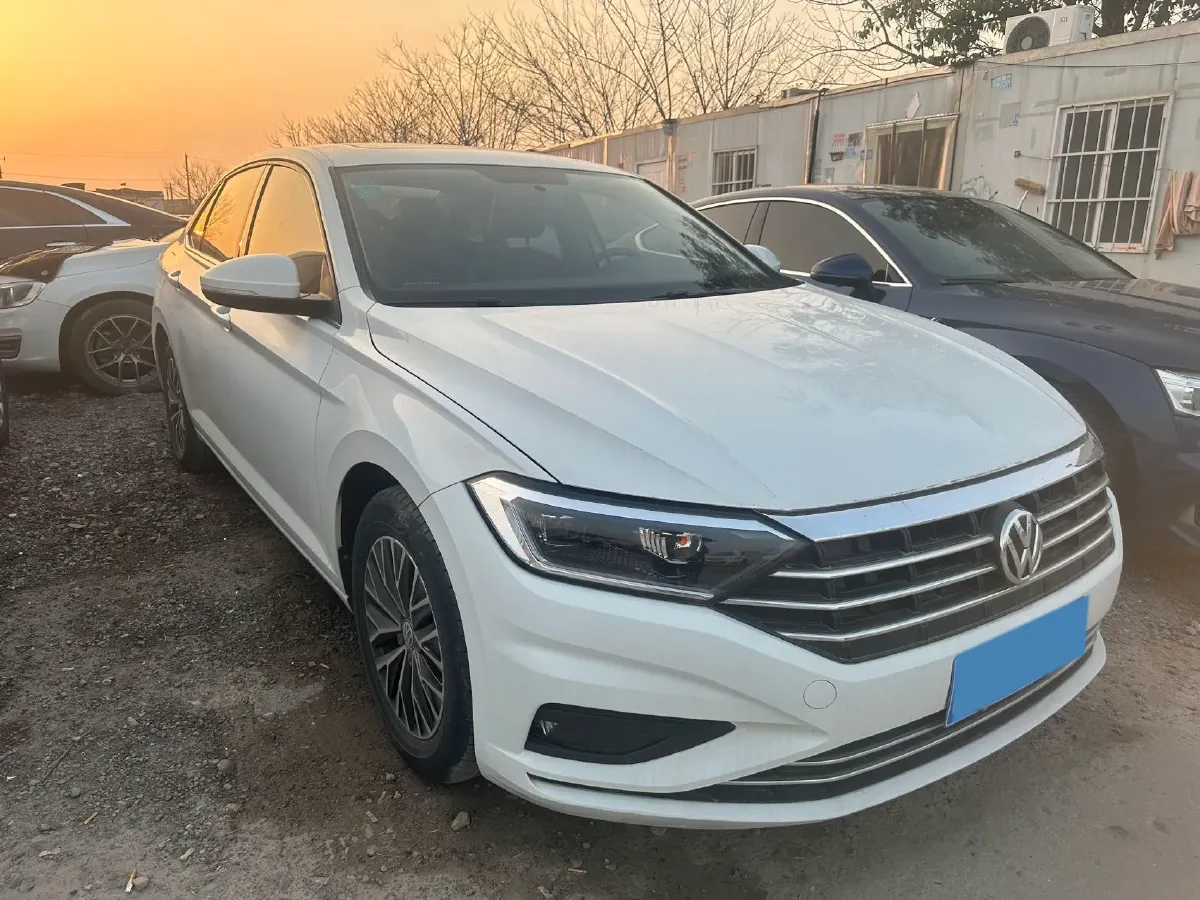 2019 Volkswagen Sagitar 1.2T 116HP L4 5MT,autocango,china used car exporter,china ev exporter,chinese used car exporter,chinese used ev exporter