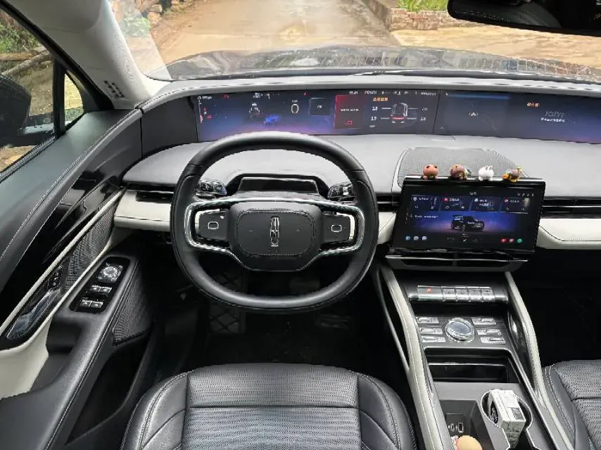 2023 Lincoln Nautilus 2.0T 261HP L4 8AT,autocango,china used car exporter,china ev exporter,chinese used car exporter,chinese used ev exporter