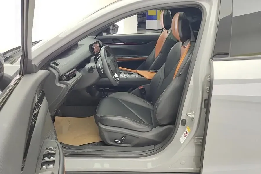 2022 ChangAn UNI-V 1.5T 188HP L4 7DCT,autocango,china used car exporter,china ev exporter,chinese used car exporter,chinese used ev exporter