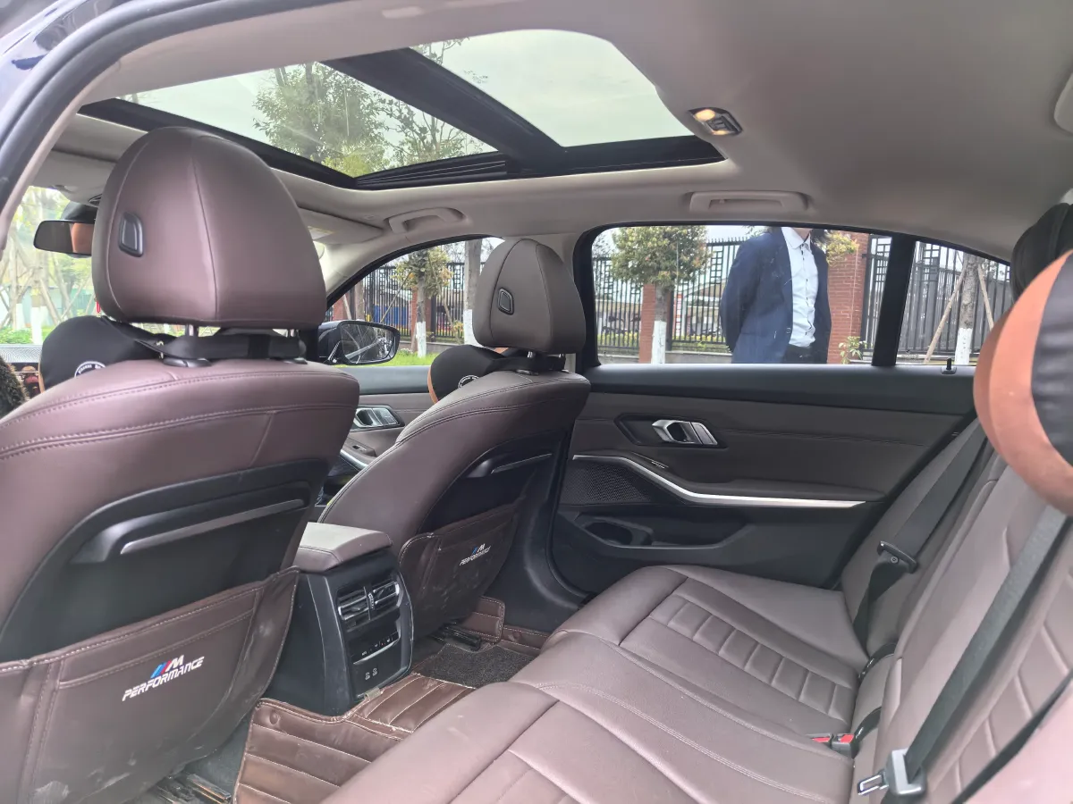 2020 BMW 3 Series 2.0T 156HP L4 8AT,autocango,china used car exporter,china ev exporter,chinese used car exporter,chinese used ev exporter