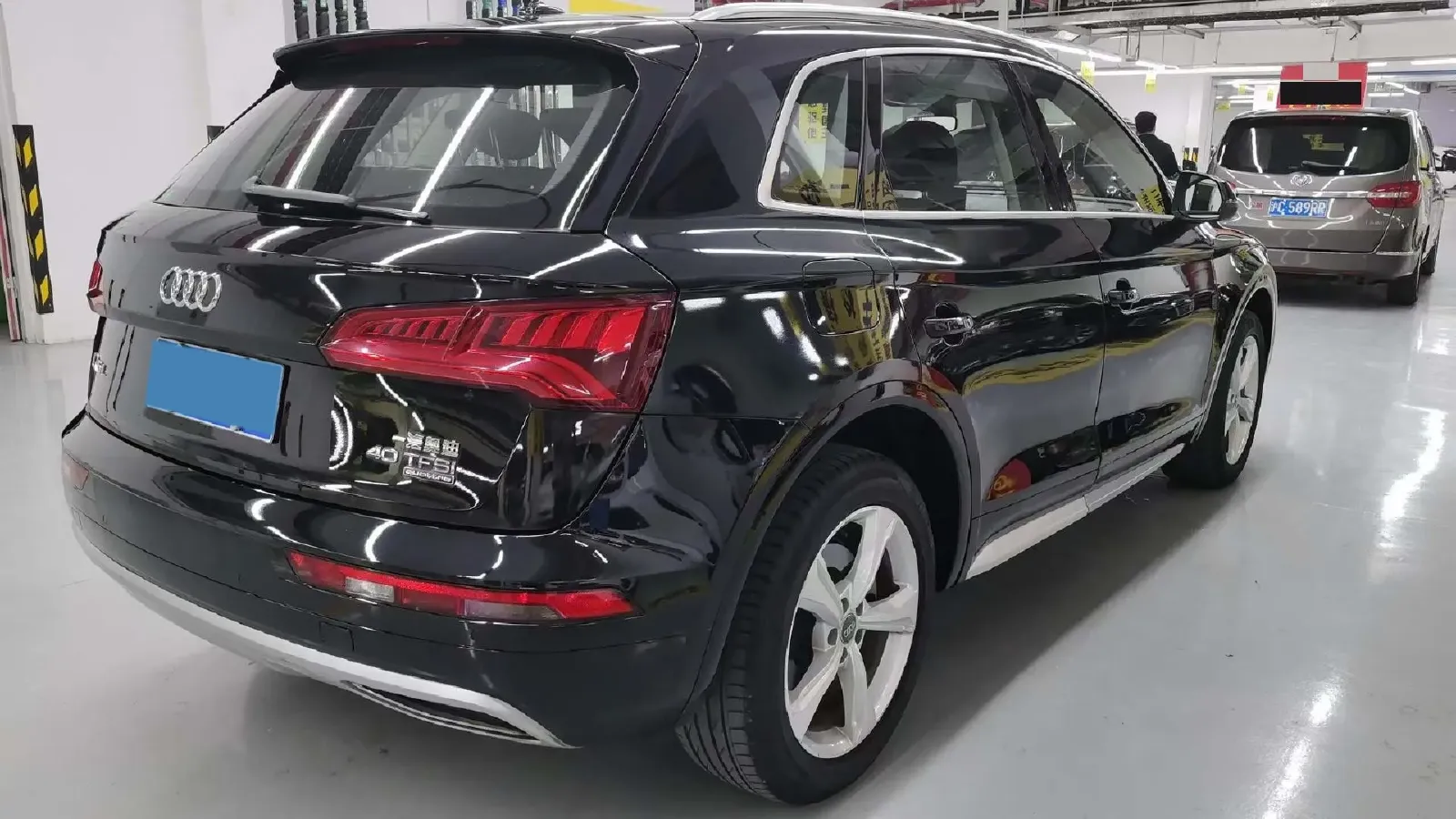 2020 Audi Q5L 2.0T 190HP L4 7DCT,autocango,china used car exporter,china ev exporter,chinese used car exporter,chinese used ev exporter