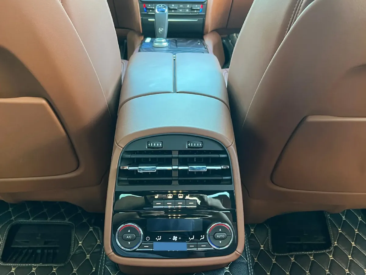 2021 Maserati Quattroporte 3.0T 350HP V6 8AT,autocango,china used car exporter,china ev exporter,chinese used car exporter,chinese used ev exporter