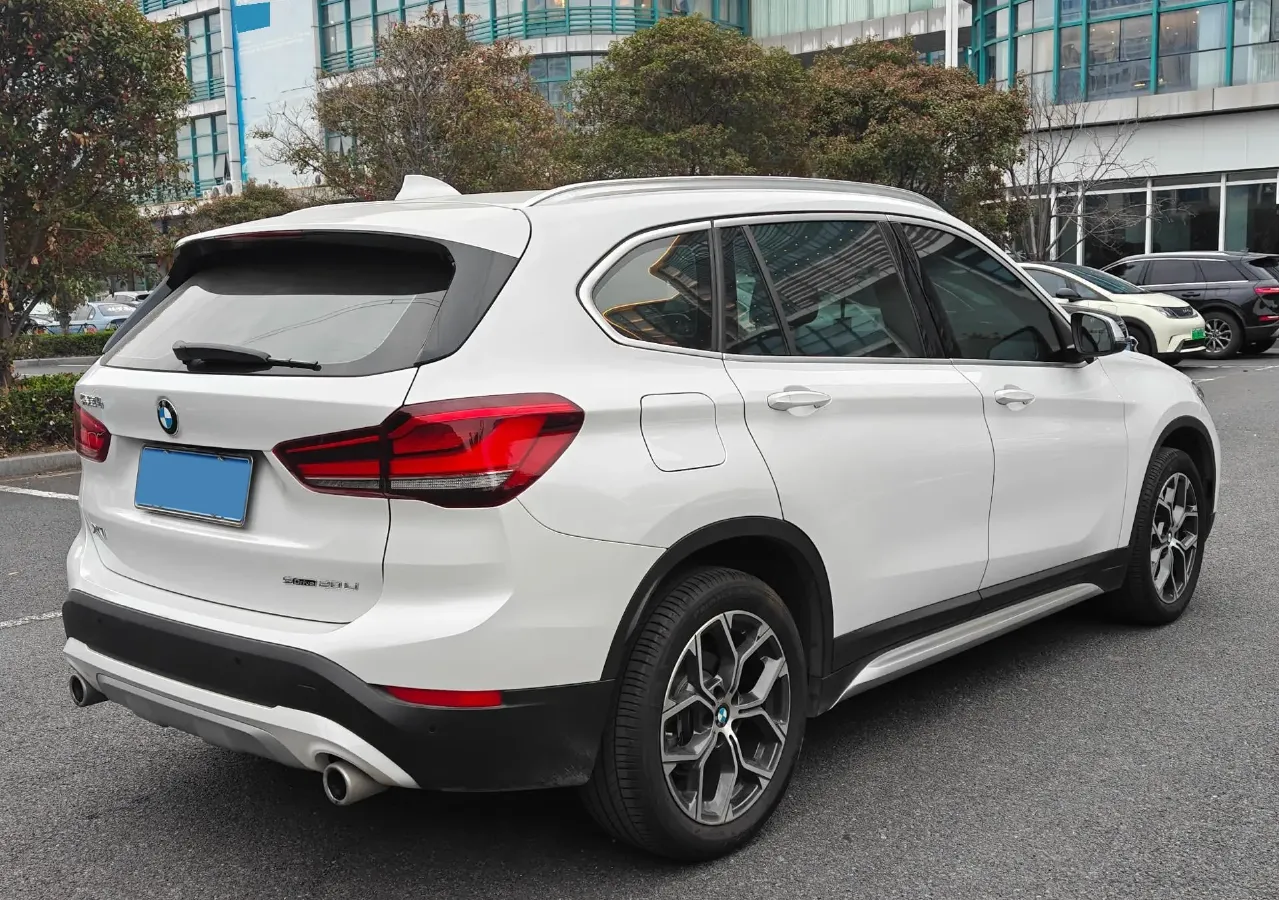 2022 BMW X1 1.5T 140HP L3 7DCT,autocango,china used car exporter,china ev exporter,chinese used car exporter,chinese used ev exporter