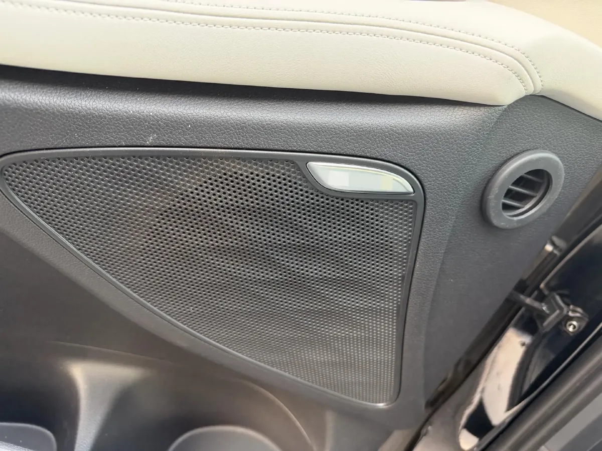 2025 Voyah Dream 1.5T 150HP L4 PHEV 41.7KWH,autocango,china used car exporter,china ev exporter,chinese used car exporter,chinese used ev exporter