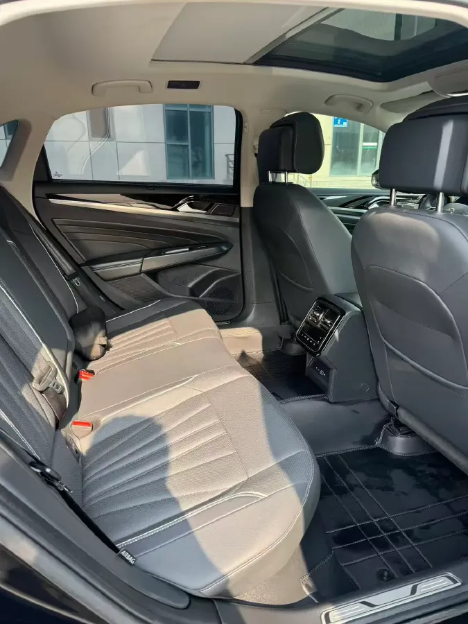 2024 Volkswagen Passat 2.0T 220HP L4 7DCT,autocango,china used car exporter,china ev exporter,chinese used car exporter,chinese used ev exporter