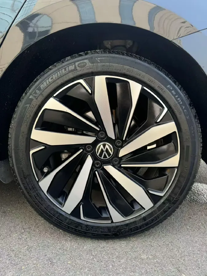 2024 Volkswagen Passat 2.0T 220HP L4 7DCT,autocango,china used car exporter,china ev exporter,chinese used car exporter,chinese used ev exporter