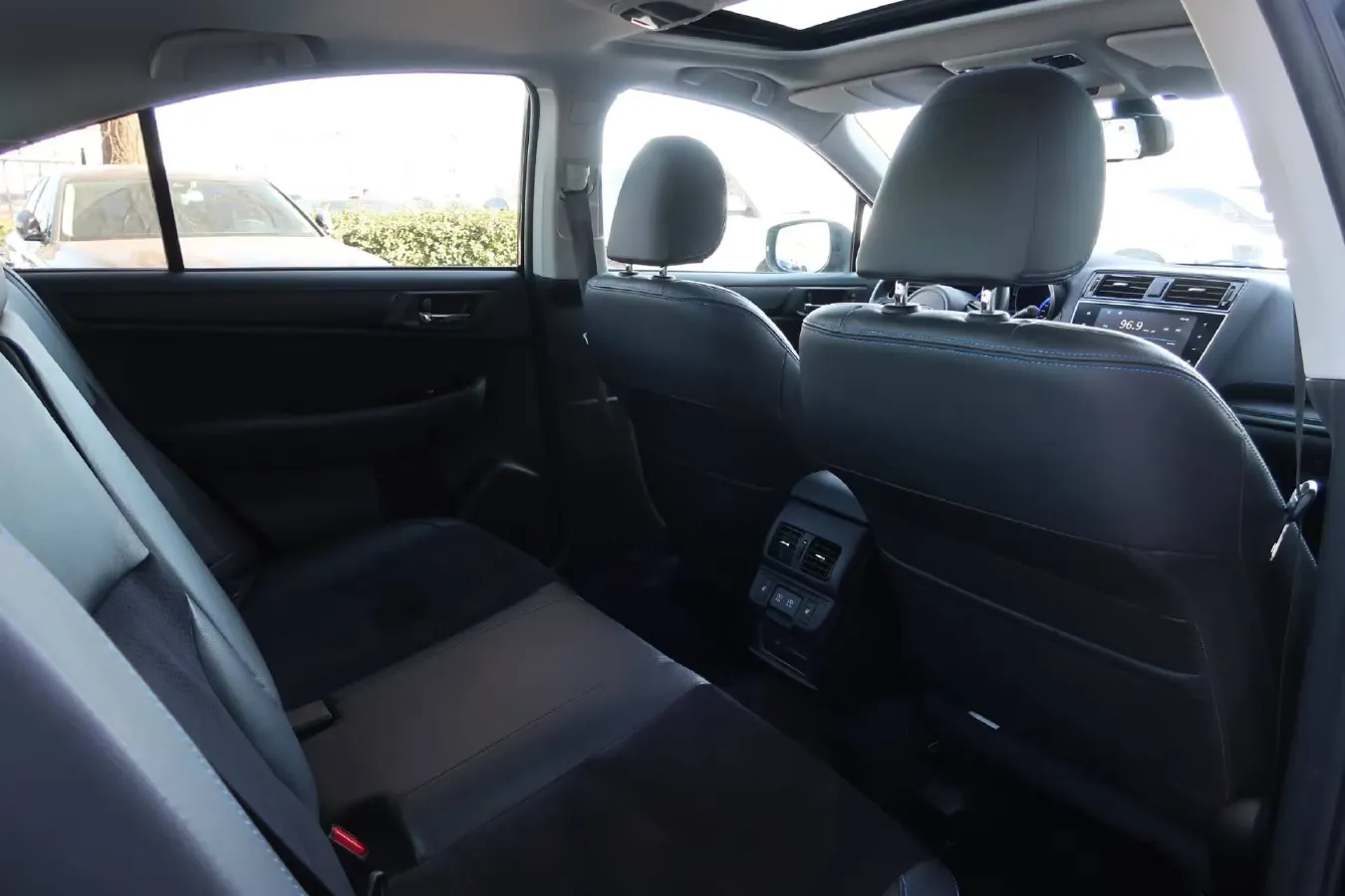 2020 Subaru Legacy 2.5L 175HP H4 CVT,autocango,china used car exporter,china ev exporter,chinese used car exporter,chinese used ev exporter