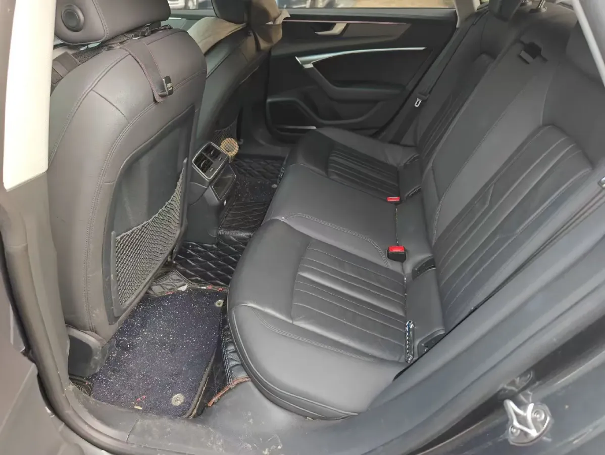2021 Audi A7 2.0T 190HP L4 7DCT,autocango,china used car exporter,china ev exporter,chinese used car exporter,chinese used ev exporter