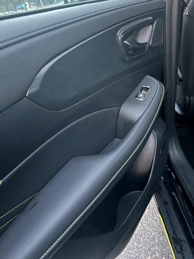 2021 Roewe RX5 1.5T 181HP L4 7DCT,autocango,china used car exporter,china ev exporter,chinese used car exporter,chinese used ev exporter