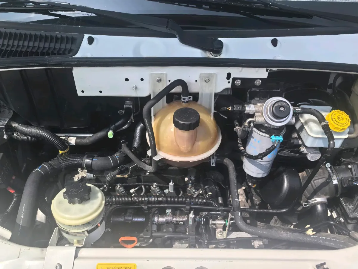 2020 MAXUS XinTu V80 2.5T 136HP L4 6MT,autocango,china used car exporter,china ev exporter,chinese used car exporter,chinese used ev exporter