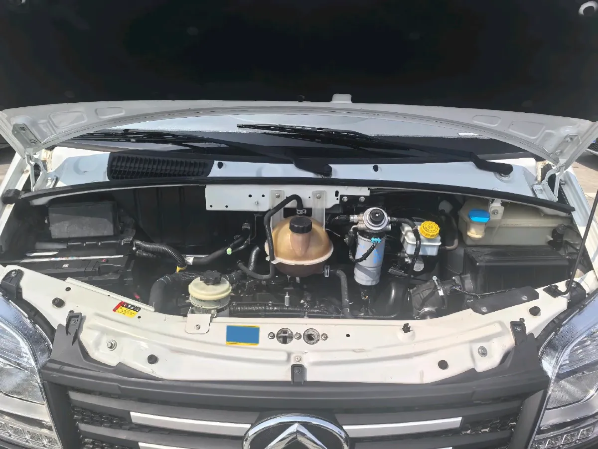 2020 MAXUS XinTu V80 2.5T 136HP L4 6MT,autocango,china used car exporter,china ev exporter,chinese used car exporter,chinese used ev exporter