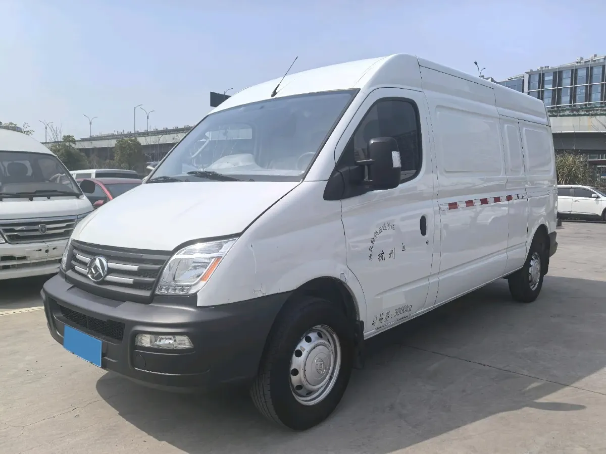 2020 MAXUS XinTu V80 2.5T 136HP L4 6MT,autocango,china used car exporter,china ev exporter,chinese used car exporter,chinese used ev exporter